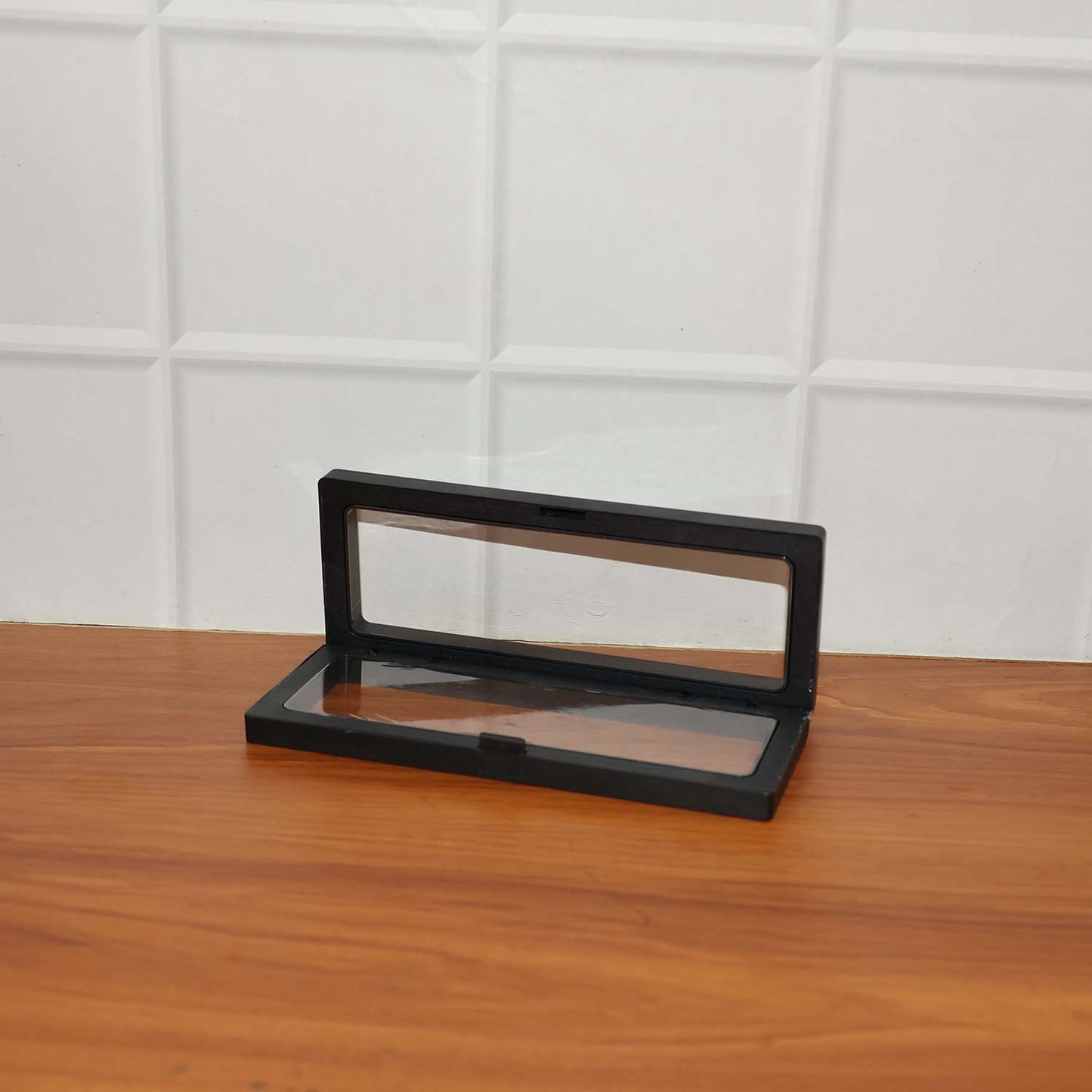 Clear jewelry display box by Wukusy, 18x7 cm, made for organizing and showcasing necklaces, rings, and earrings.