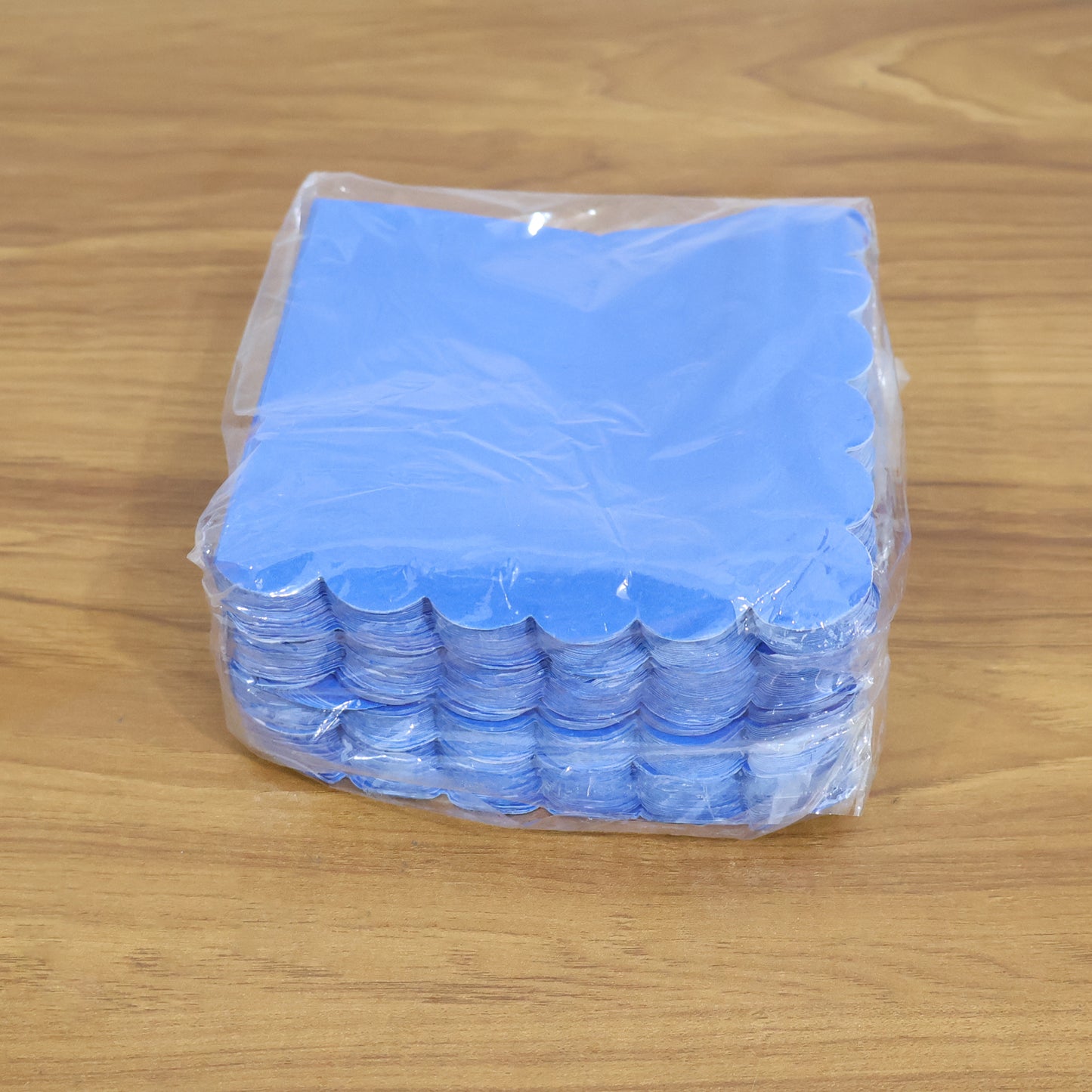 Royal Scalloped Disposable Paper Napkins (23 X 23 Cm Approx 120 Pc)