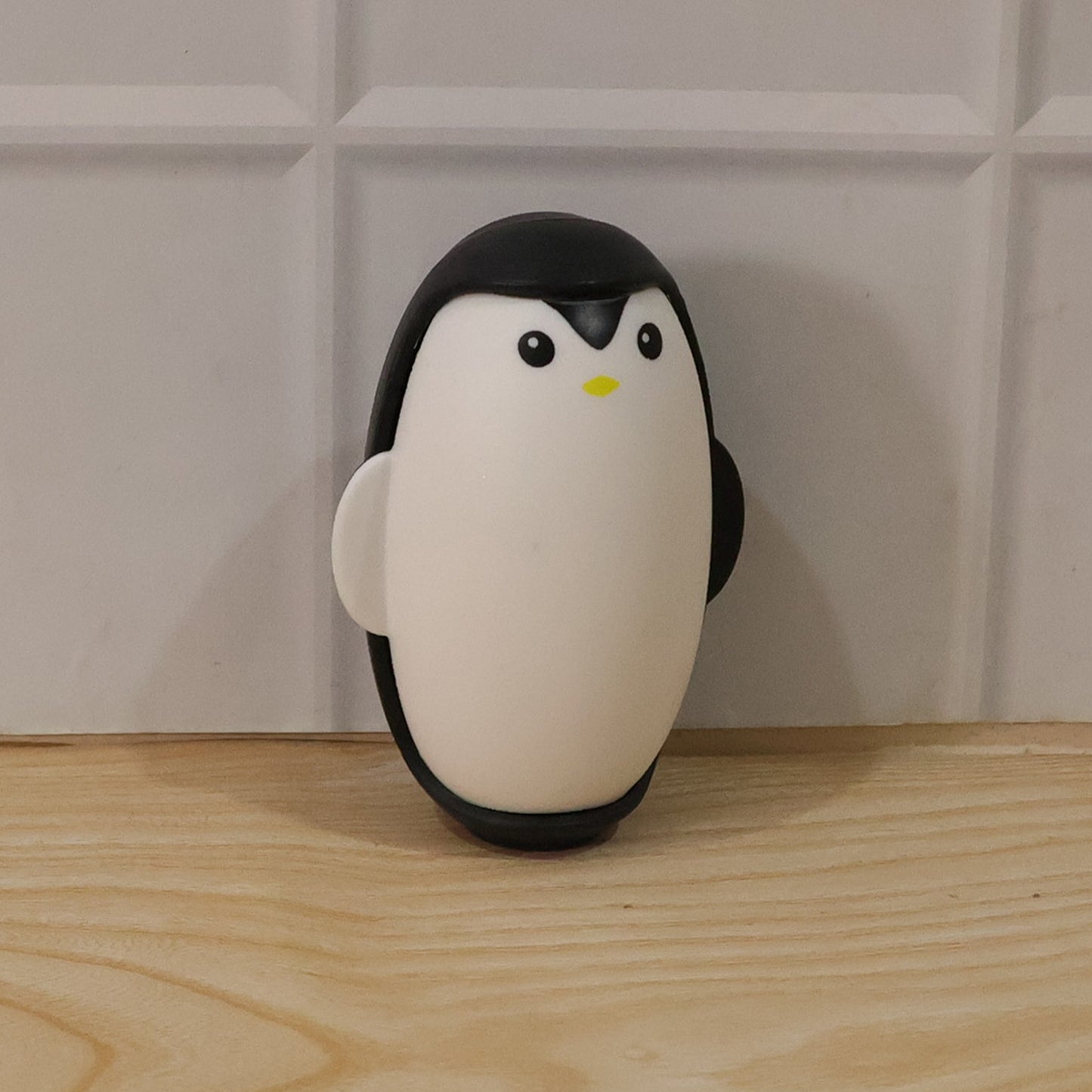 Cute Penguin Reusable Lint Roller 1 Pc Ideal For Clothes Furniture
