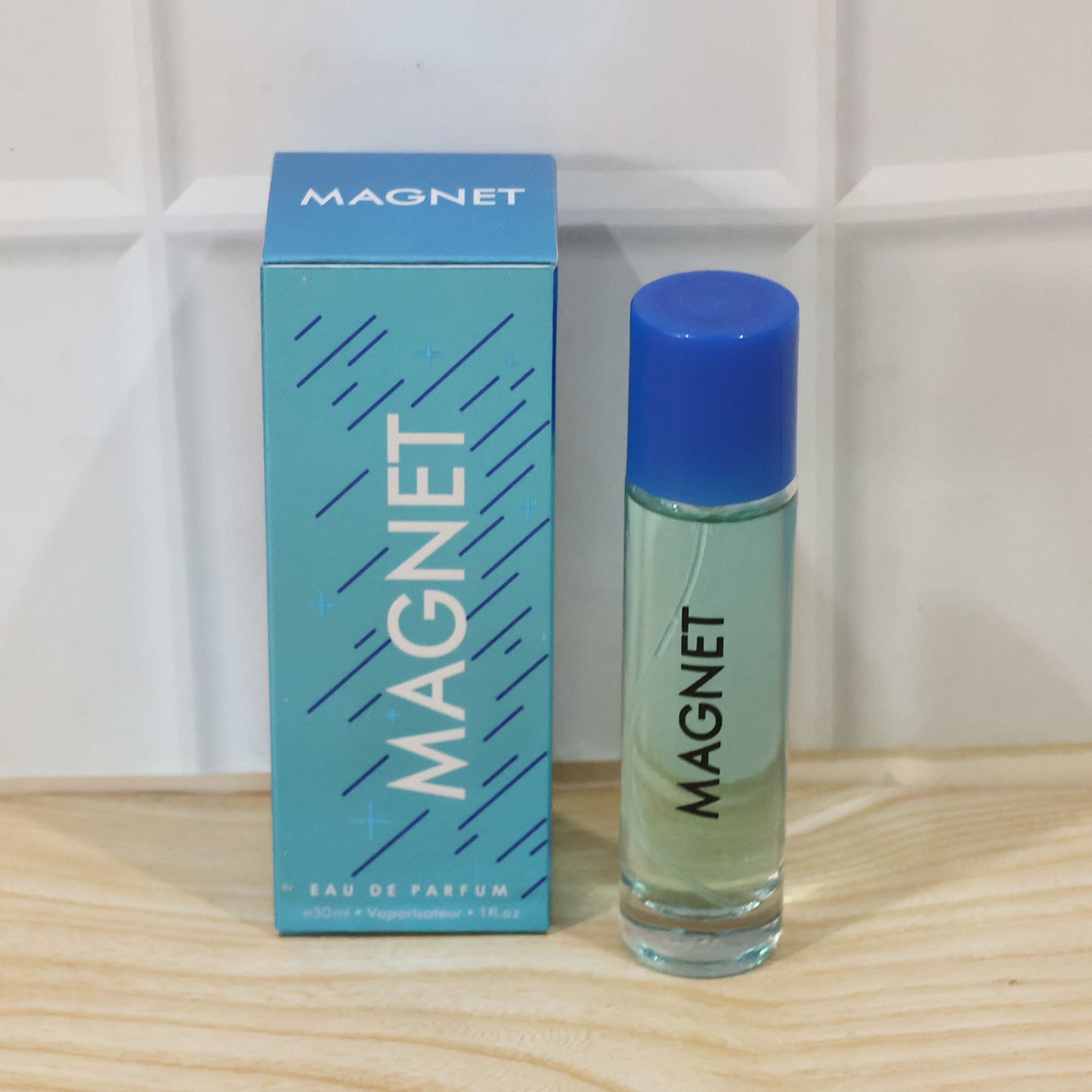 Magnet Eau De Parfum Spray (1 Pc 30 Ml)