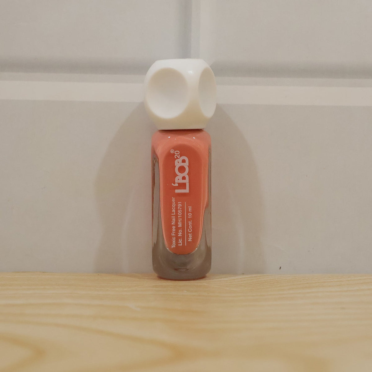 Peach Coral Colour Nail Polish With Matte Finish Brush Applicator (10 Ml)
