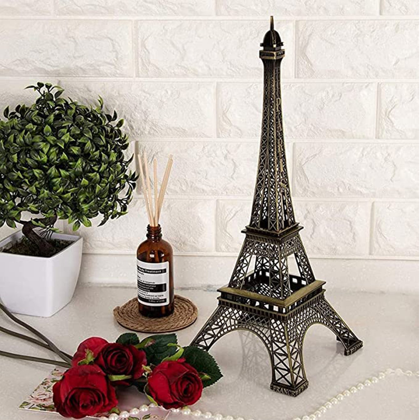 Wukusy antique finish 3D metal Eiffel Tower replica, detailed Paris landmark decorative showpiece for cabinets or offices.