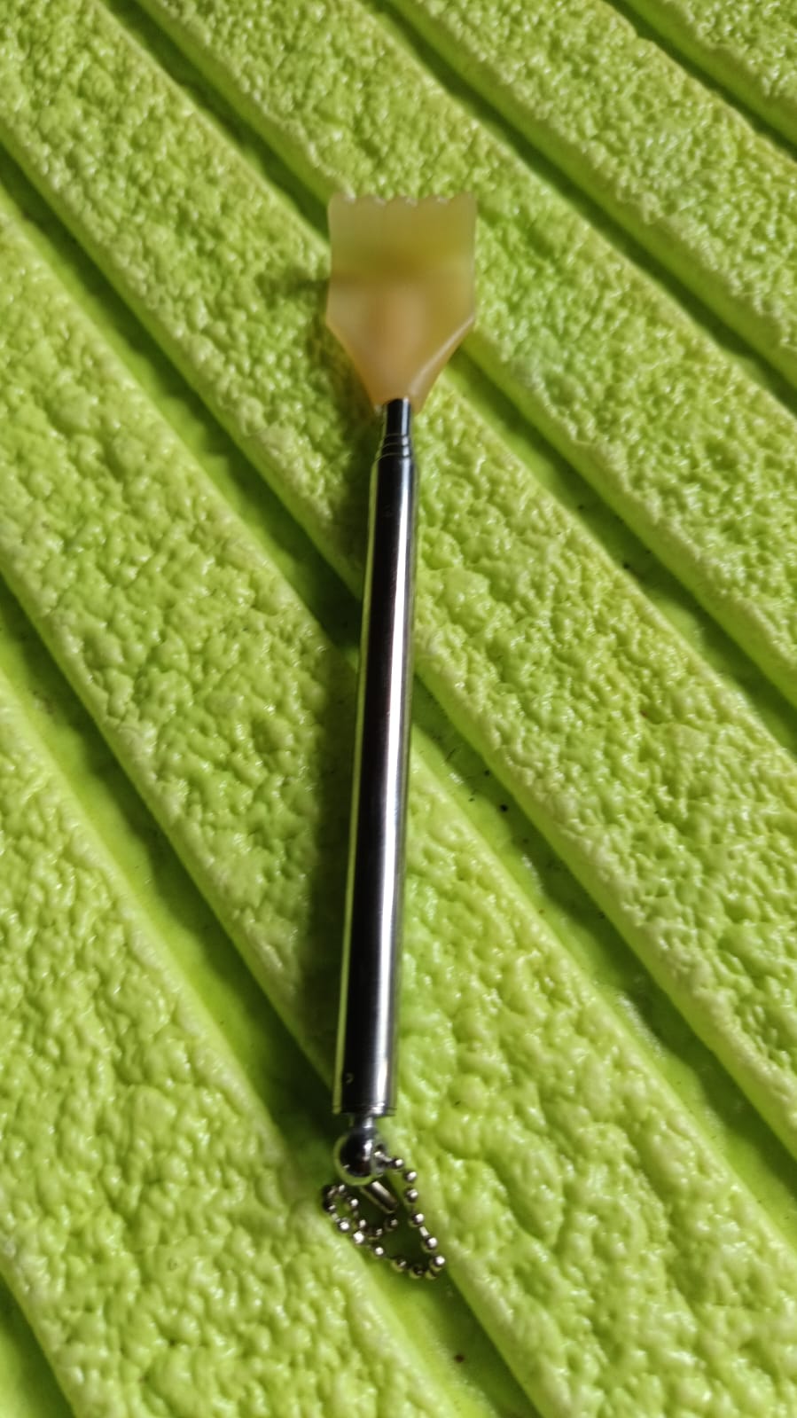 Wukusy retractable metal back scratcher with telescoping design, adjustable 43cm length, portable health care massage tool for women and men.