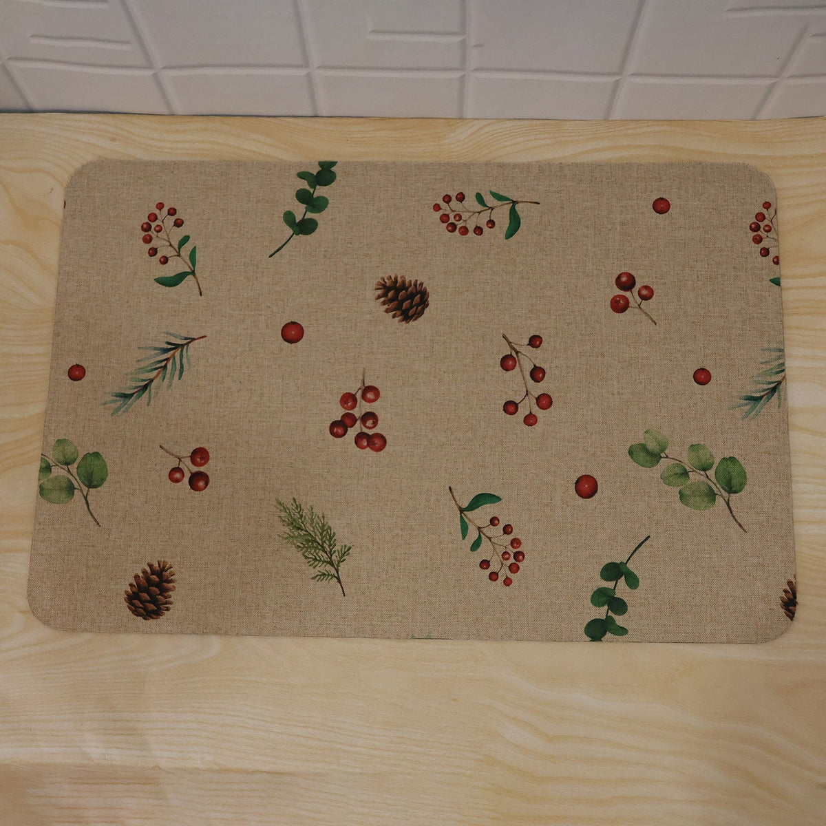 Wukusy botanical berry print bath mat with linen look, anti-slip floor rug, 57x38 cm, featuring colorful berry design for bathroom decor.