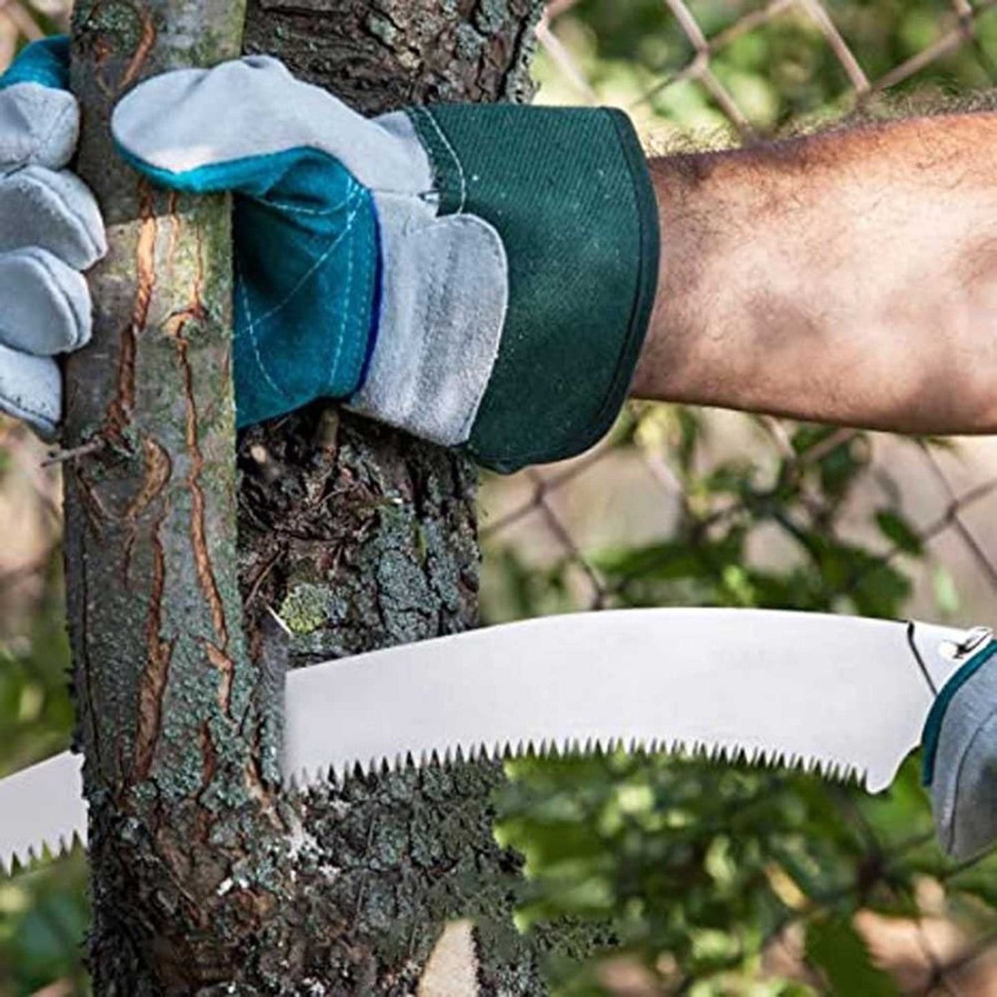 Wukusy garden hand pruning saw with 50cm blade, tree branch cutter, includes protective cover for gardening and pruning tasks