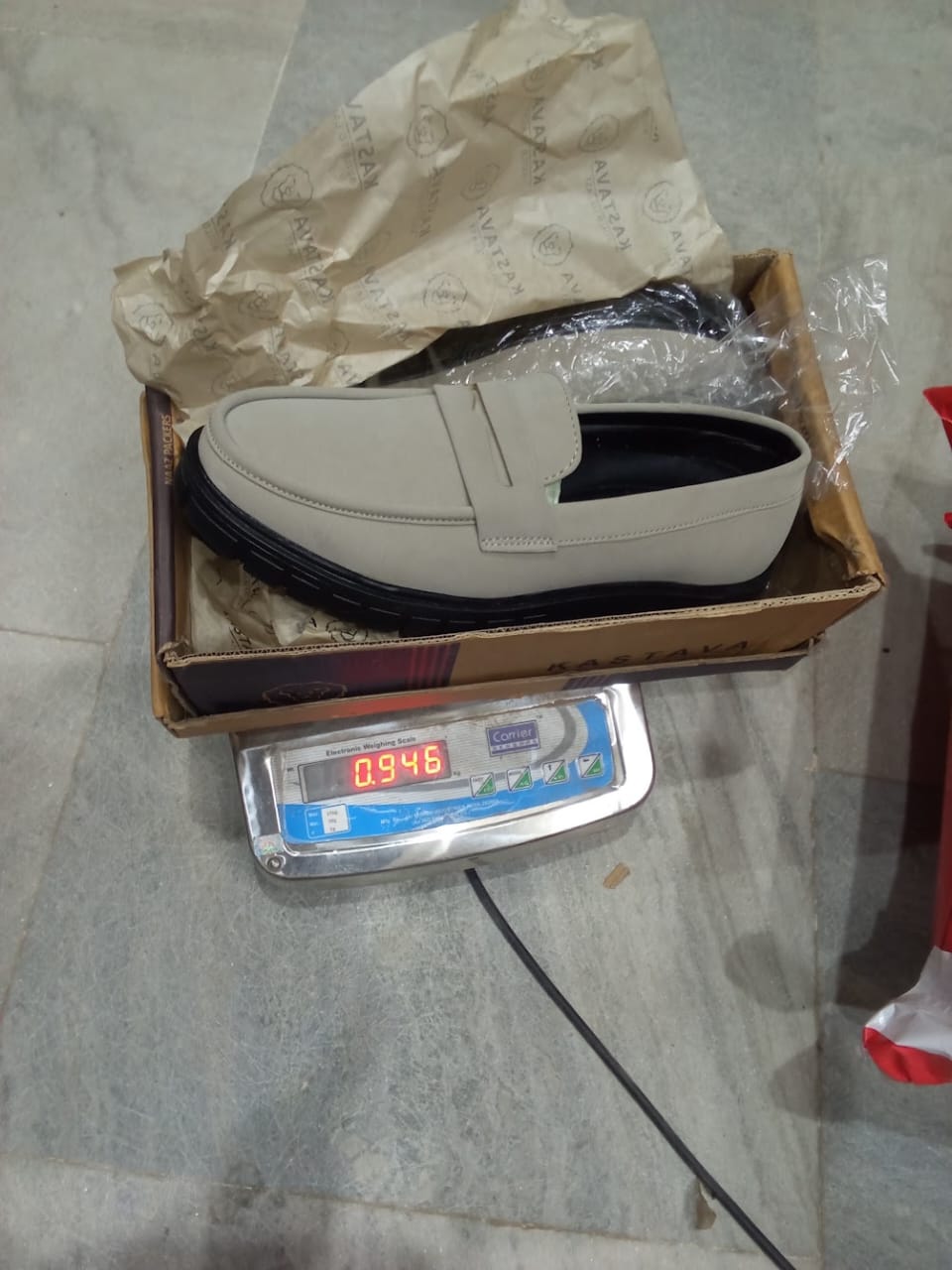 Men Round Toe Slip-On Loafers Cream_8
