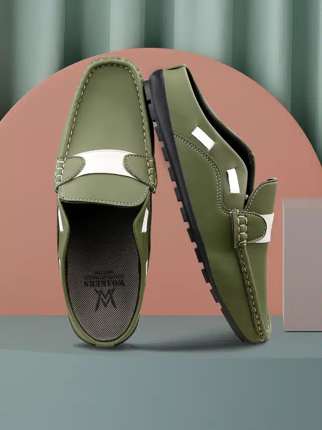 Green men's loafers in size 6 from brand 15573, stylish slip-on shoes with smooth leather finish.