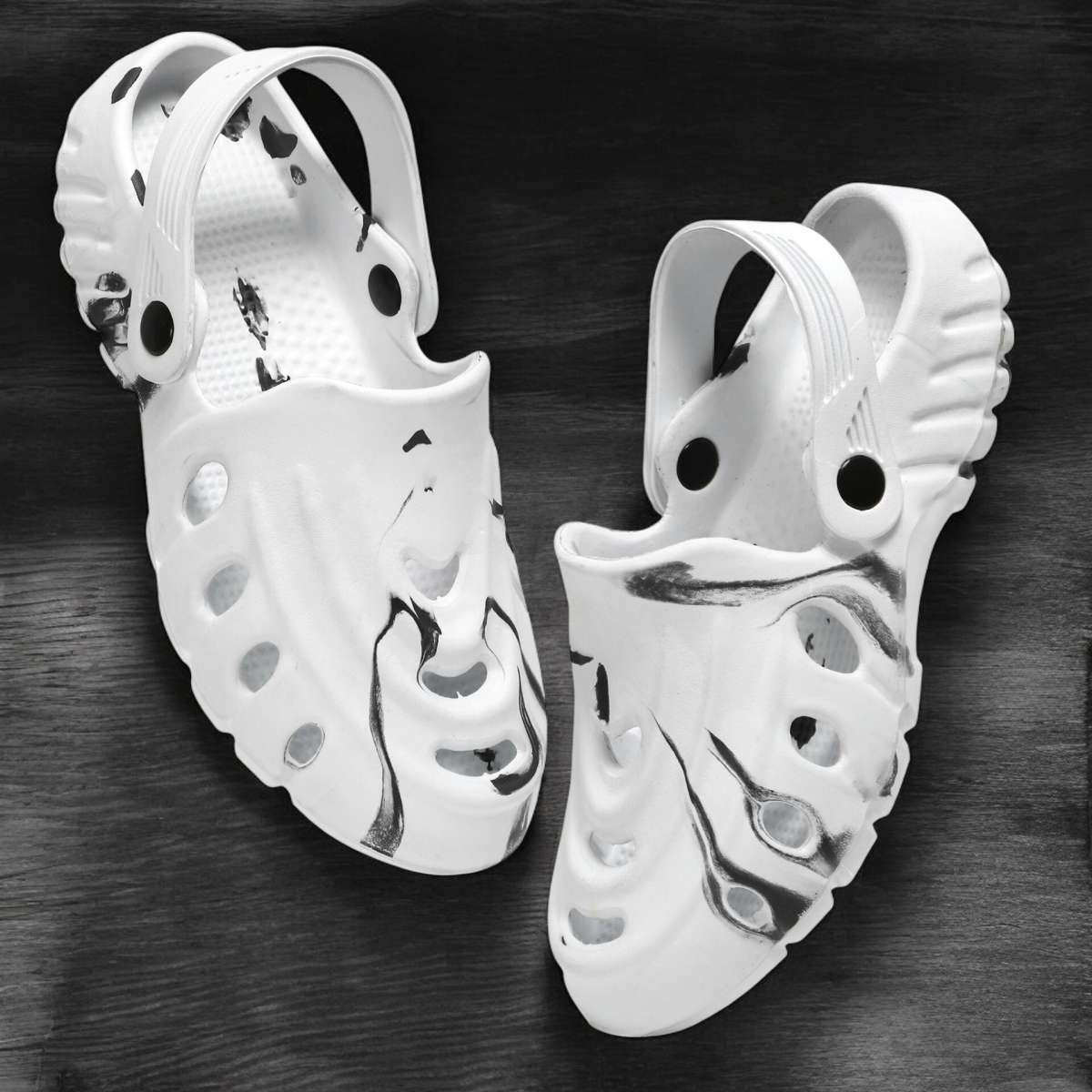 Men's white and black clogs by 16069, casual slip-on footwear with open back and comfortable design for everyday wear.