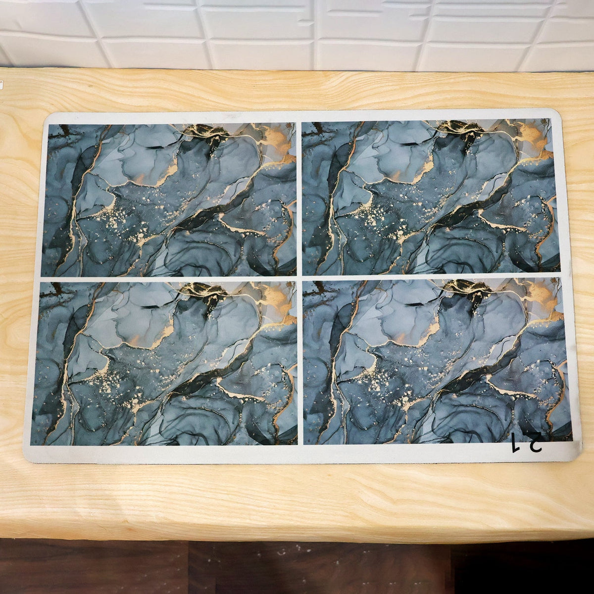 Blue marble print Wukusy absorbent bathroom mat, quick-dry design, 59.5x39.5 cm, ideal for bathroom comfort and style