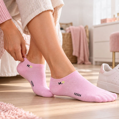 Wukusy women’s low cut ankle socks, soft stretchable no-show sports socks, pair shown on a white background