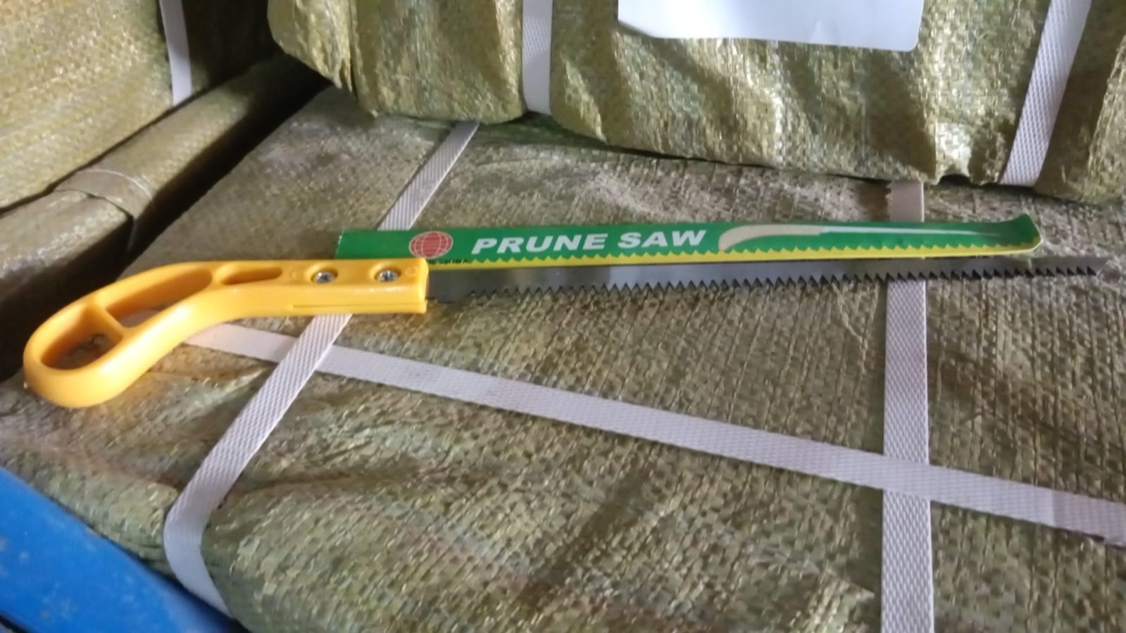 Portable Hand Saw High Strength Saw Small Hand Saw (34 Cm Long  1 Pc)