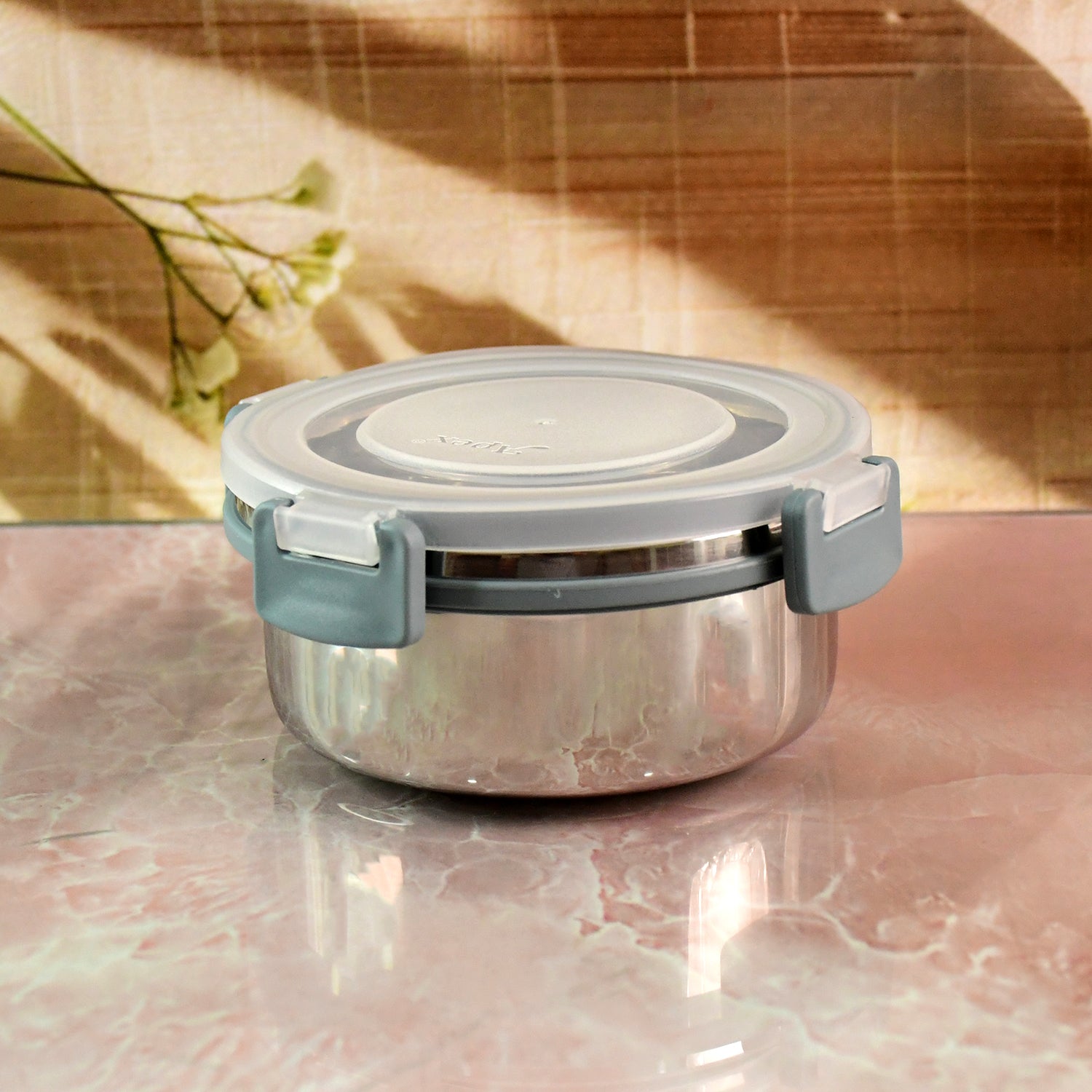 Wukusy Apex Round Airtight Food Storage Container, 500ml, clear plastic with lid, ideal for kitchen storage and organization