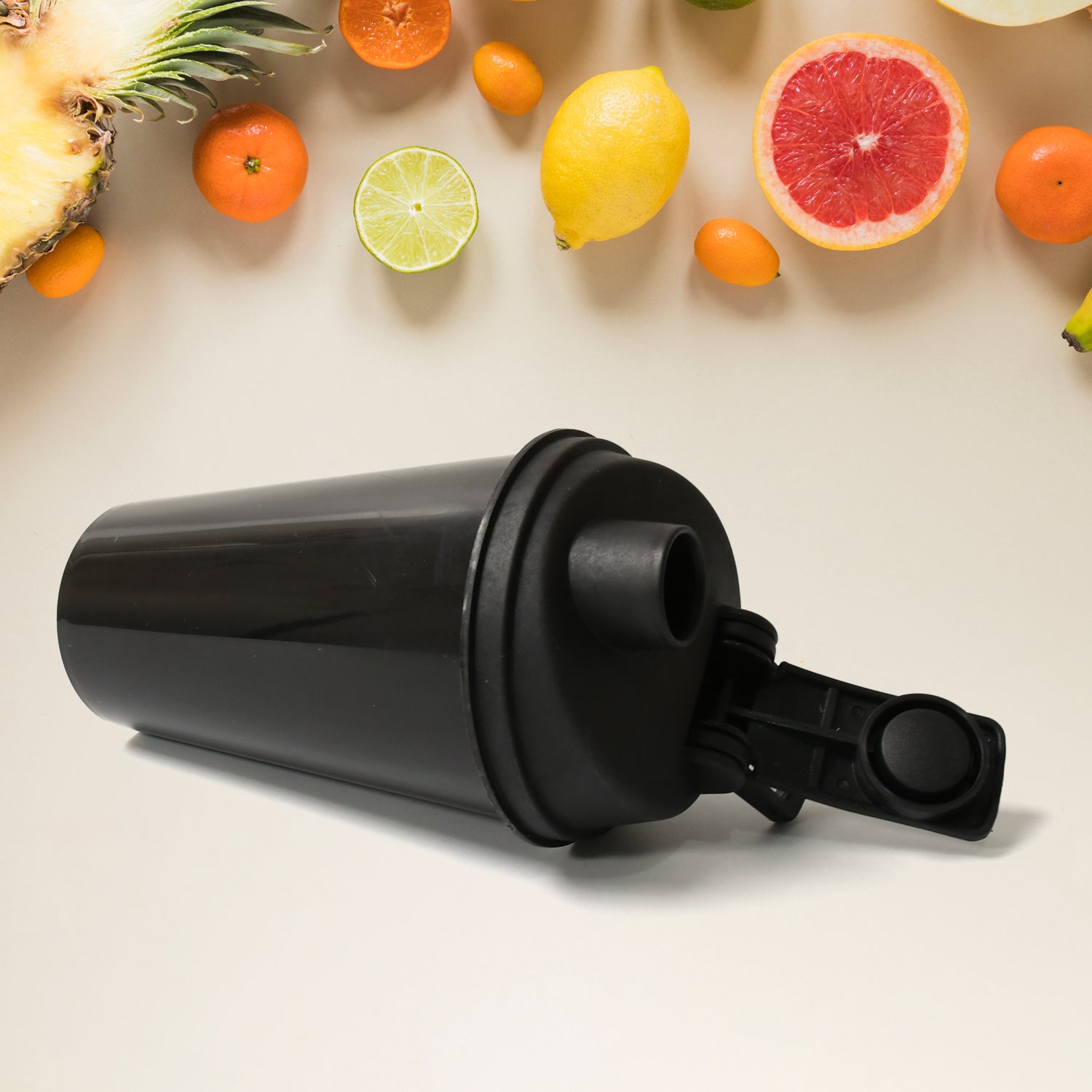 Wukusy 4899 shaker bottle with flip lid, insulated for hot or cold drinks, BPA-free, leak-proof for protein shakes and gym water.