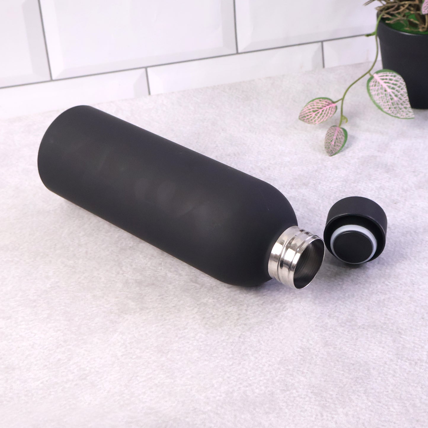 Stainless Steel Double Wall Vacuum-insulated Drink Water (Black  500 Ml Approx)
