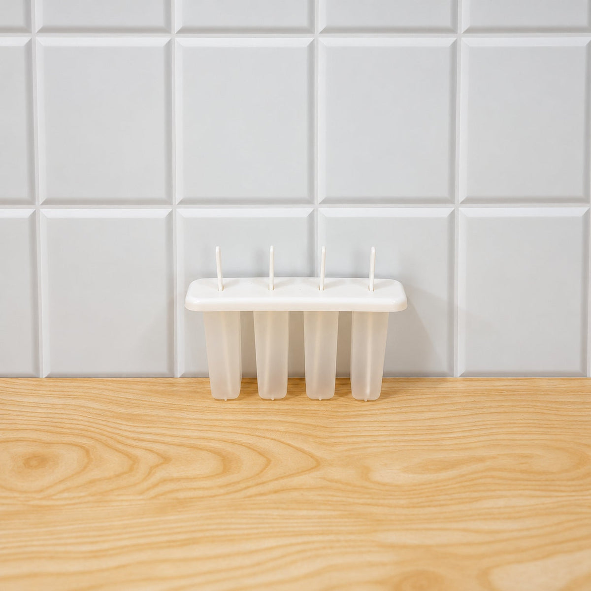 Reusable Ice Cream Popsicle Mould With Lid And Removable Sticks (4 Mold)