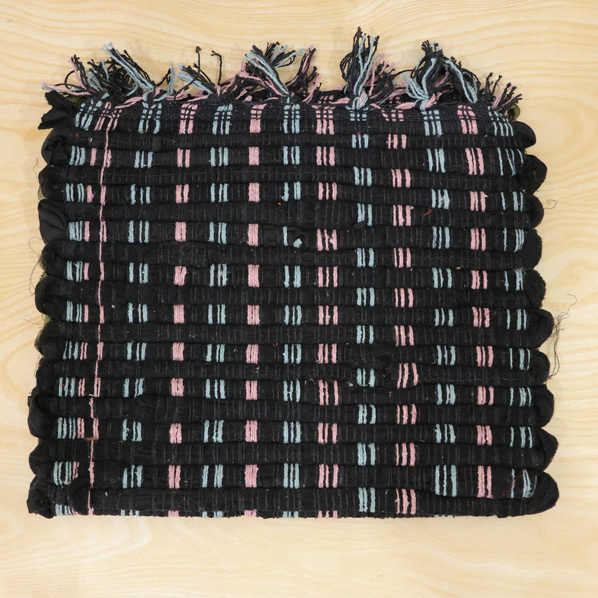 Decorative Woven Floor Mat With Check Pattern And Tassel Fringe For Doors (1 Pc)