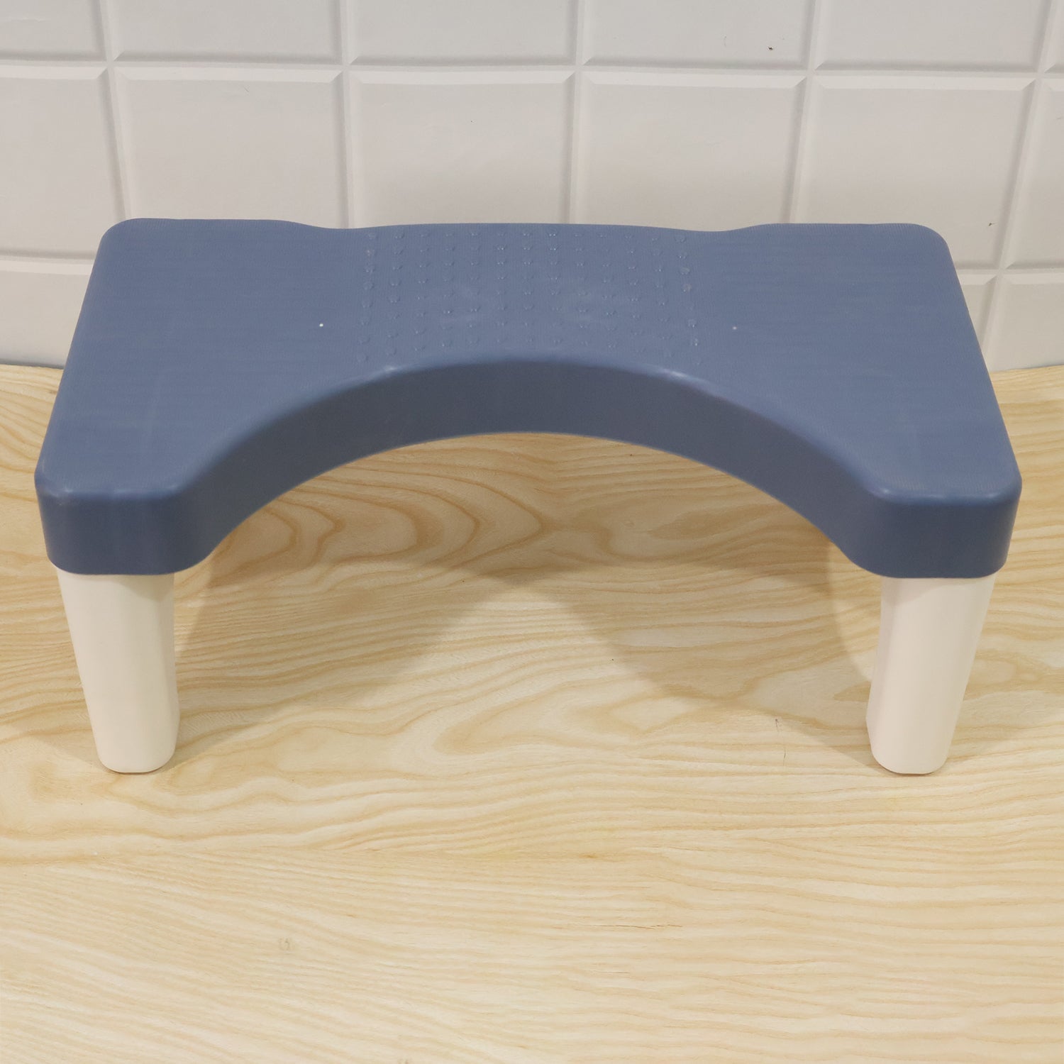 Plastic Toilet Squat Stool With Anti-slip Surface For Bathroom Comfort (1 Pc)