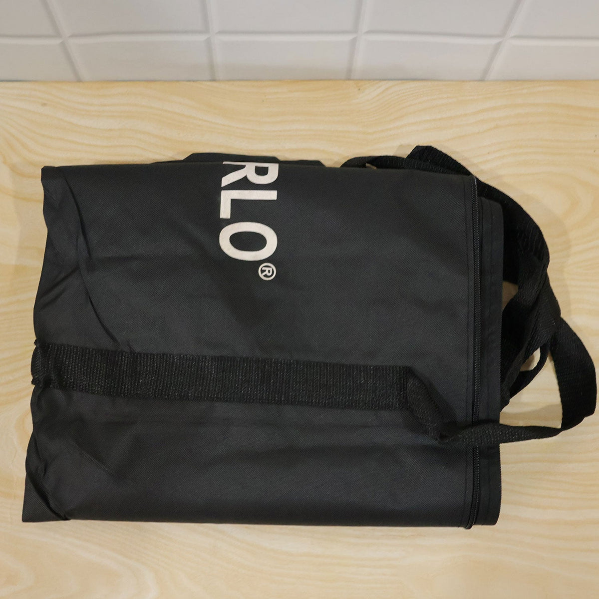 Wukusy large sports kit bag with full zip closure and carry handles, measuring 113x34 cm, shown with open zipper and handles