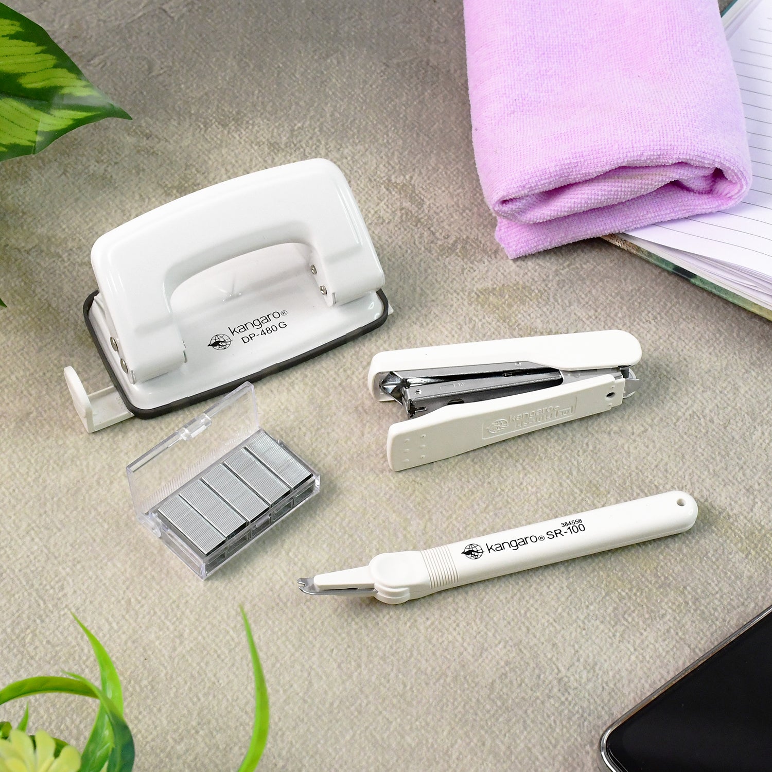 Wukusy Kangaro 4-in-1 Premium Office Stationery Gift Set with pens, pencils, notepad, and accessories on a white background.