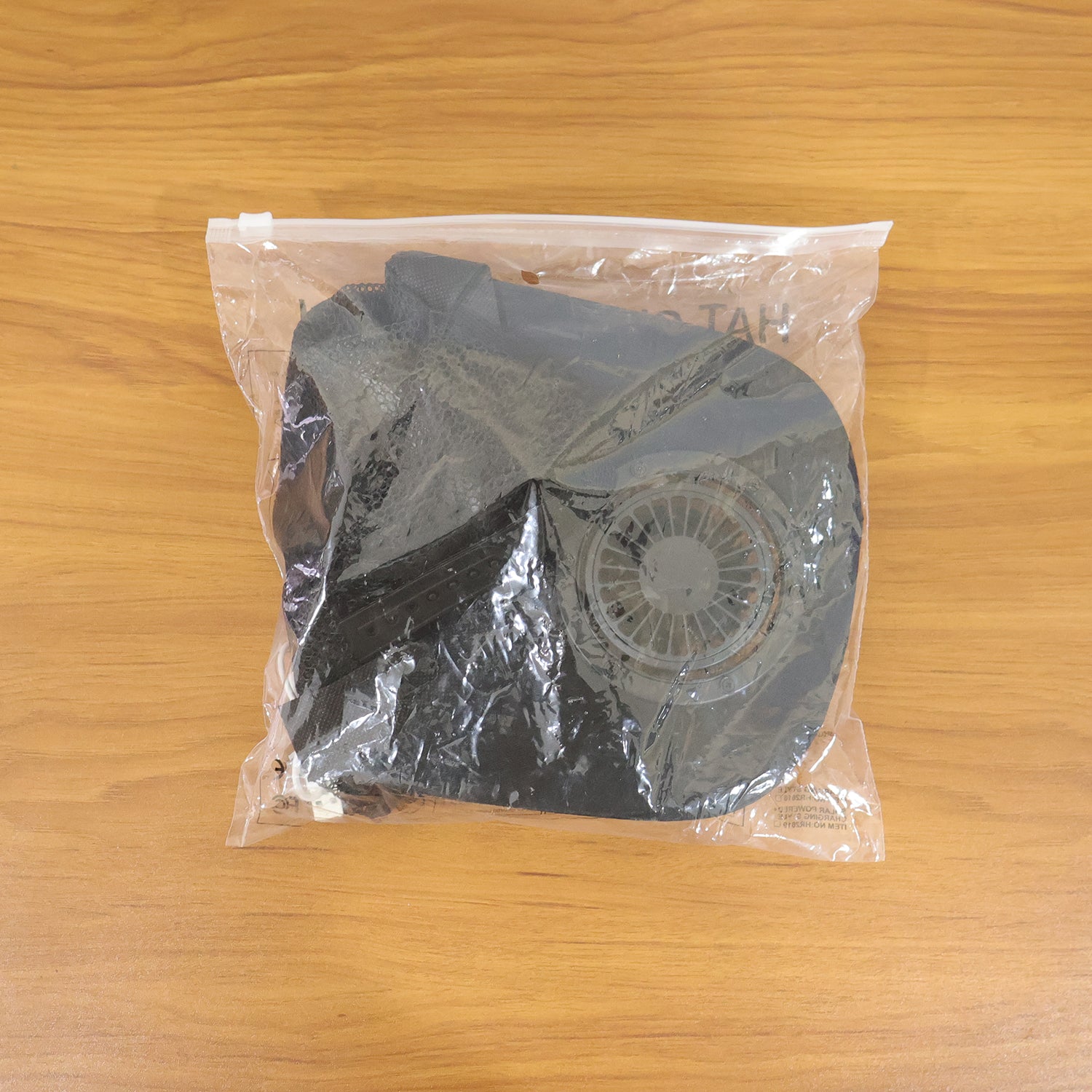Wukusy portable USB rechargeable cooling cap with built-in mini fan, lightweight headwear for cooling and comfort.