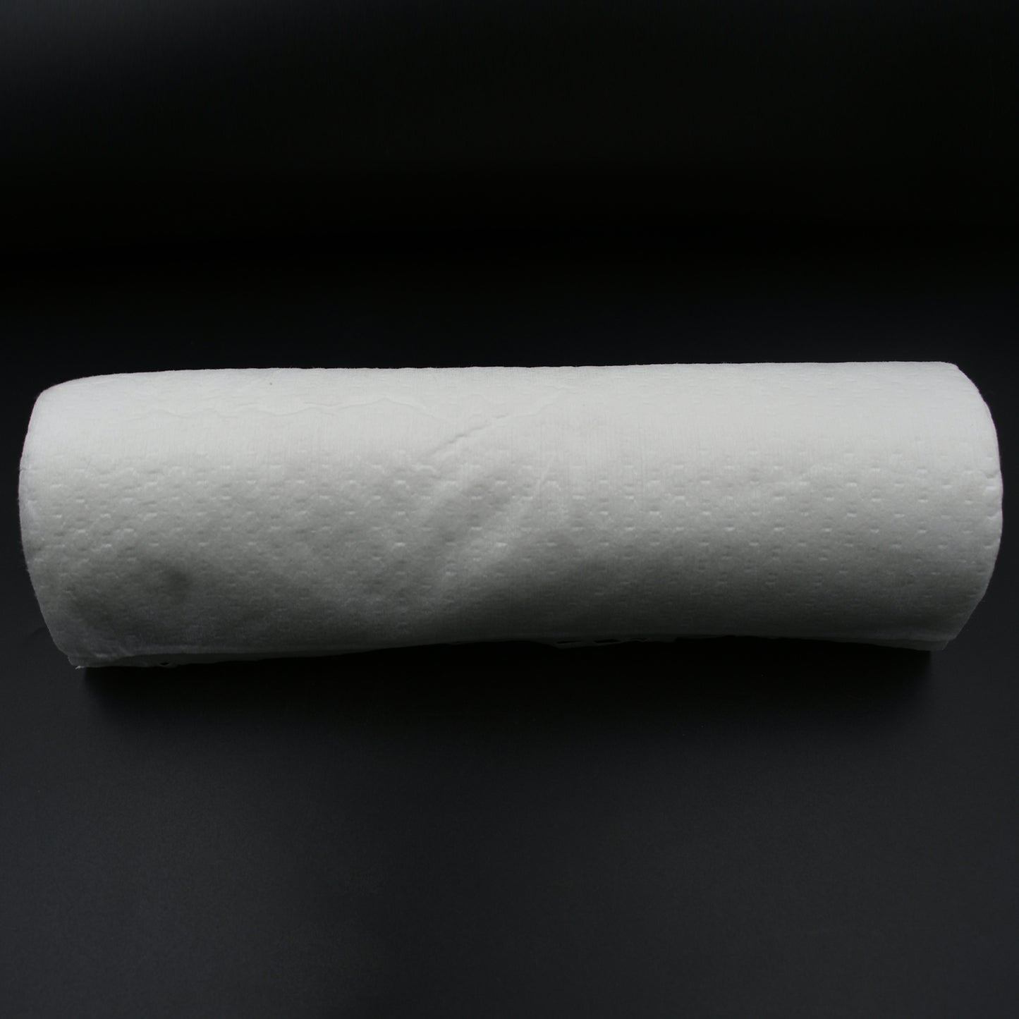 Wukusy non-woven reusable kitchen tissue roll with printed design, 30 washable, oil-absorbing paper towels for cleaning and wiping.