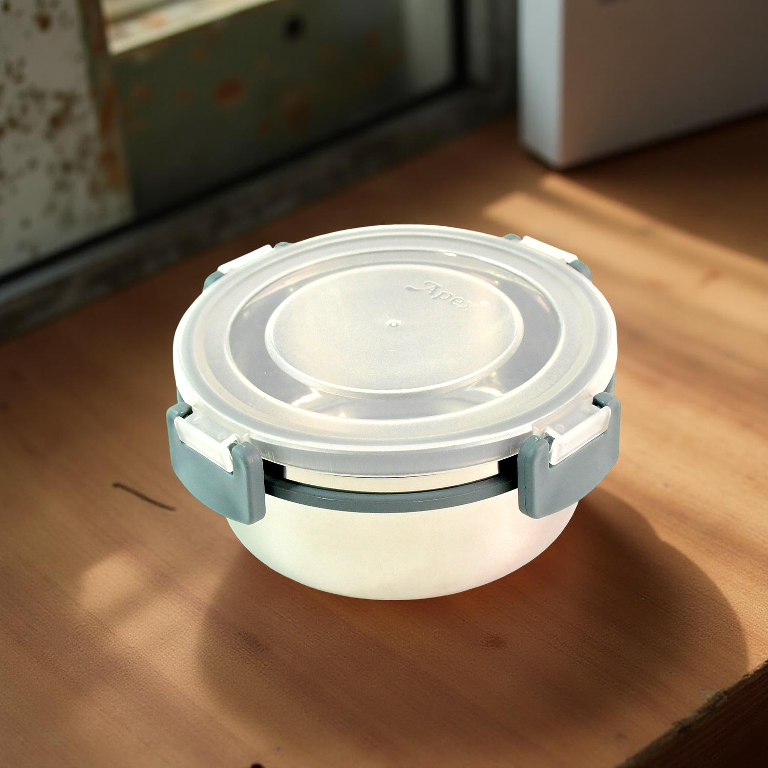 Wukusy Apex round 500ml airtight food storage container with clear plastic body and secure lid for kitchen organization.