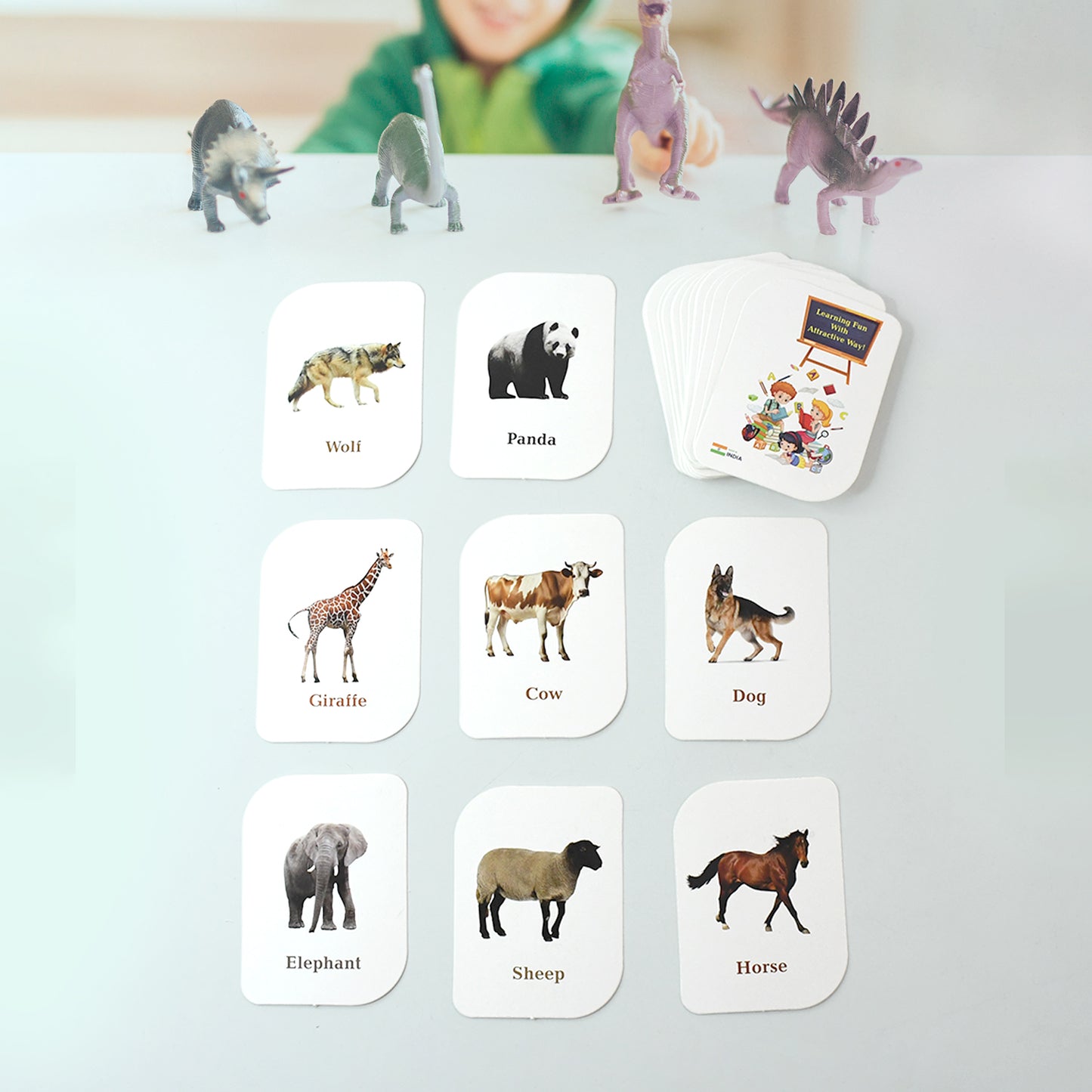 Wukusy Kidkraft 32-piece animal flash cards set with colorful illustrations for educational toy play and learning.