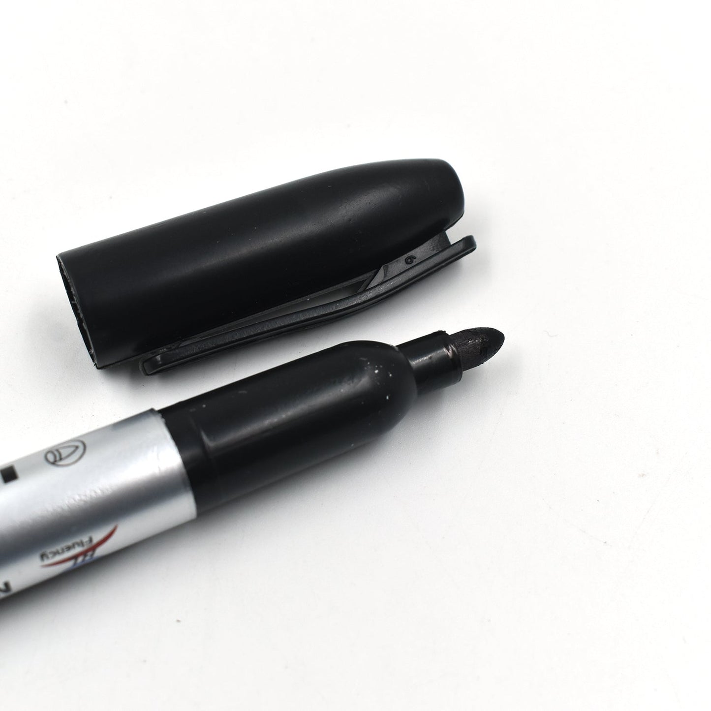Wukusy 9018 10-piece black marker set for school, college, and office use, ideal for studying and teaching purposes.