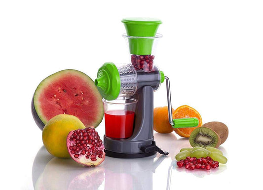 Wukusy 0074c mini fruit and vegetable juicer for home use, compact and easy to operate kitchen appliance.