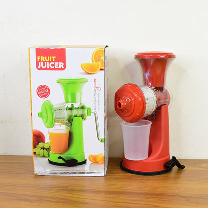 Wukusy 0074c mini fruit and vegetable juicer with compact design and stainless steel parts for fresh juice extraction