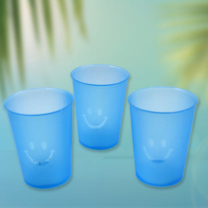 Set of three transparent Wukusy plastic tumblers, lightweight reusable drinking glasses for water, dishwasher safe, kitchen use