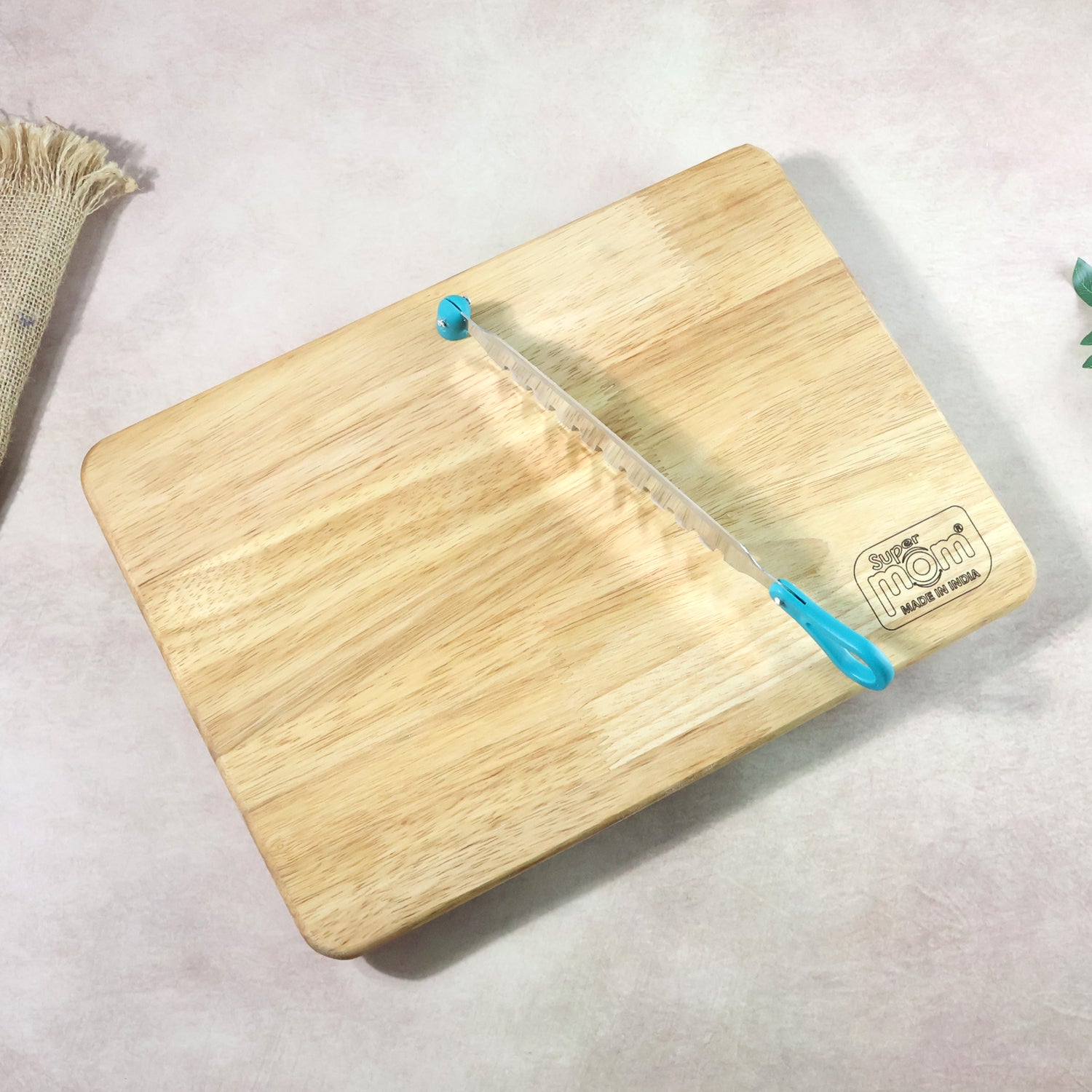 Wooden craft cutting and chopping board by Wukusy, showcasing a smooth surface and sturdy design for kitchen use