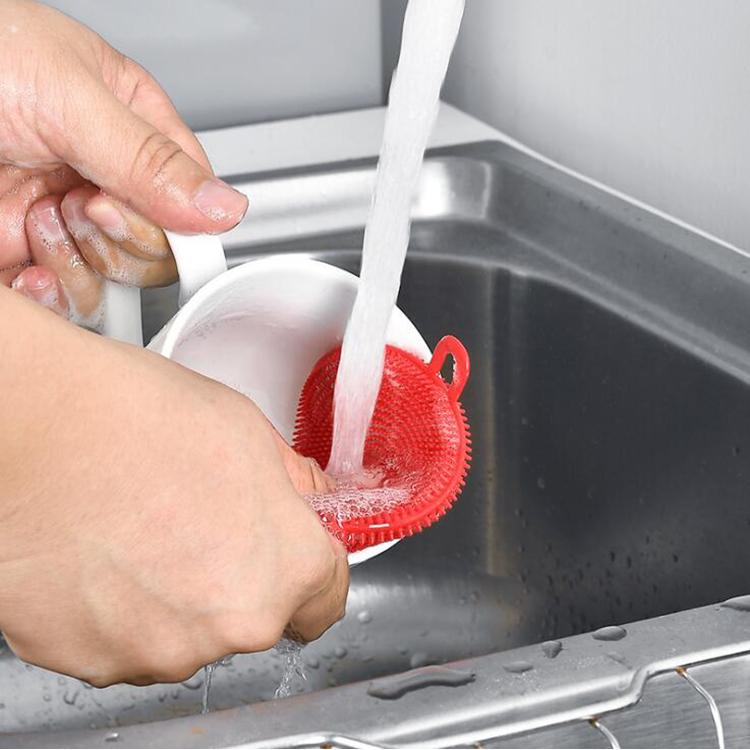 Wukusy silicone dish scrubber sponge, mildew-free, heat resistant, non-stick, ideal for cleaning dishes and cookware.