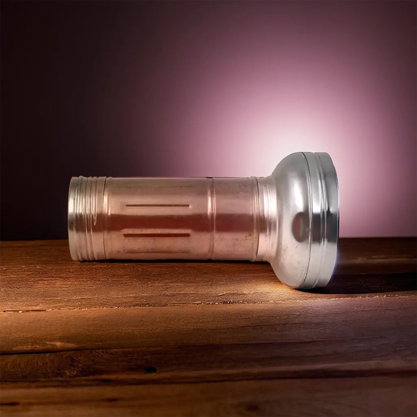 Wukusy 8553 nostalgic outdoor flashlight with simple iron design, portable and old-fashioned style for home improvement use.