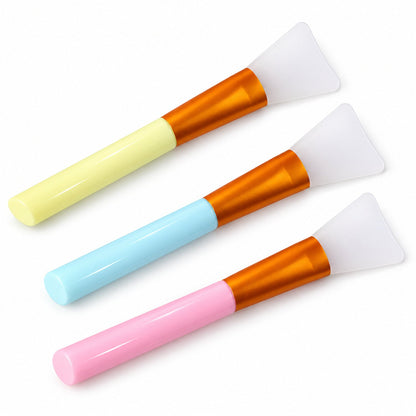 Wukusy silicone face mask brush set with three brushes, ideal for even skincare application at home or salon.