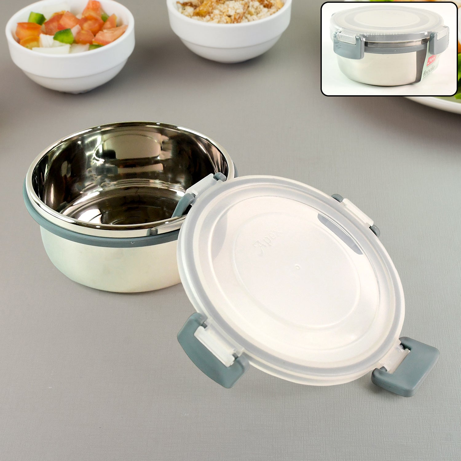 Wukusy Apex round airtight food storage container, 500ml, made of clear plastic with a secure lid for kitchen organization.
