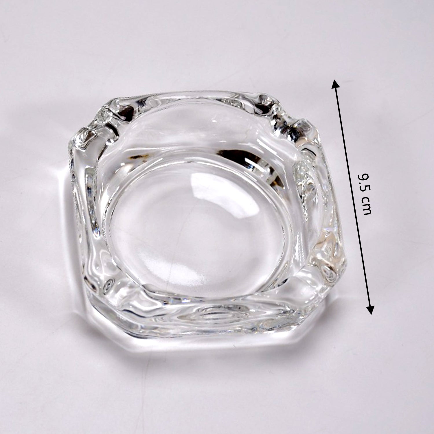 Round Brunswick crystal glass cigar and cigarette ashtray by Wukusy, ideal for home, office, or outdoor table decor.