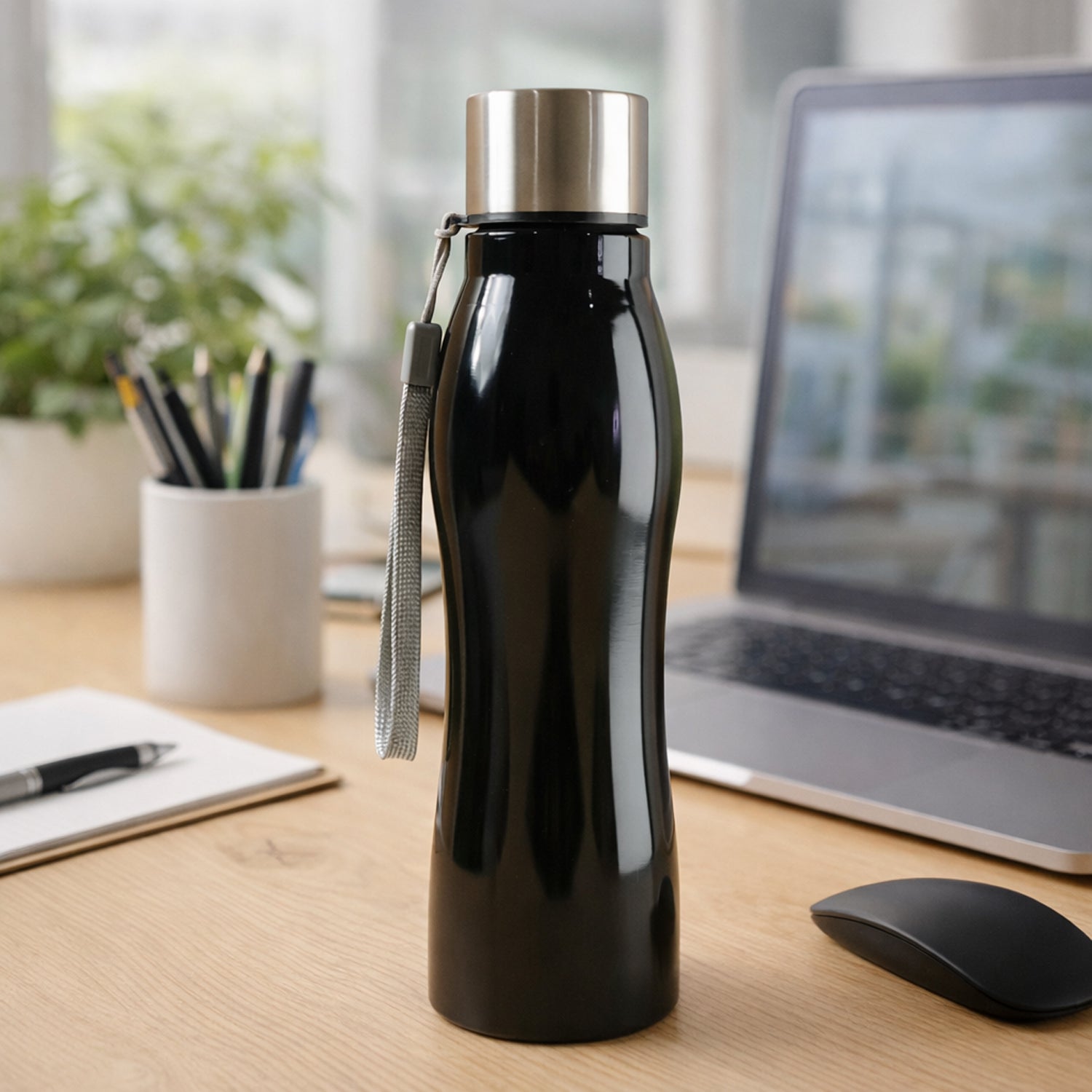 Stainless Steel Water Bottle With Carry Strap 600 Ml