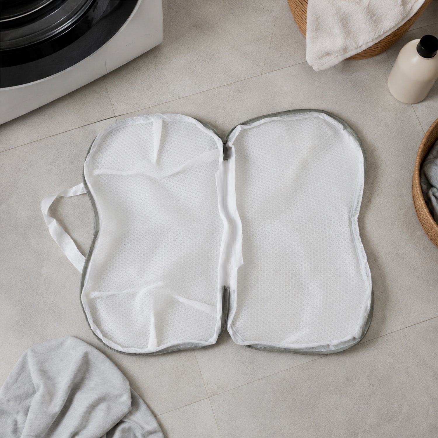 Reusable 3d Mesh Laundry Washing Bag With Zipper For Shoes And Delicates (1 Pc)