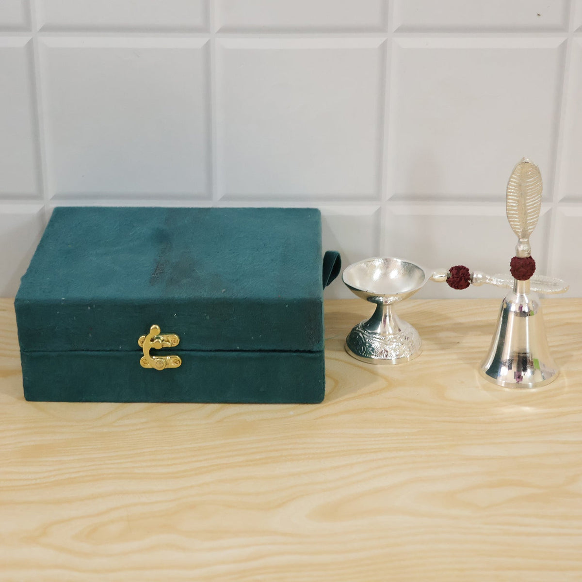 Silver Finish Pooja Bell And Diya Set With Leaf Handles And Box (1 Set)