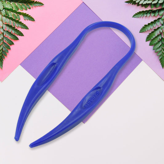 Wukusy plastic tongue cleaner for kids and adults with handle, used for fresh breath and bacteria removal, daily oral hygiene.