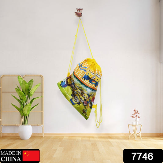 Wukusy small Dori bag for kids, a drawstring haversack backpack ideal for birthday favors and party gifts.