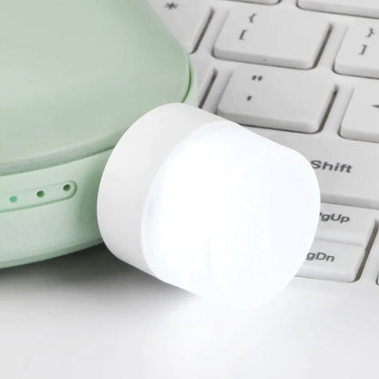 Small Wukusy USB bulb for household and office room lighting, versatile and suitable for various indoor lighting needs.