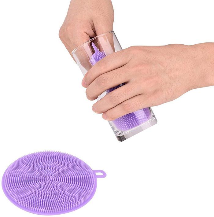 Wukusy silicone dish scrubber sponge, mildew-free, heat resistant, non-stick, ideal for cleaning dishes and kitchen surfaces.