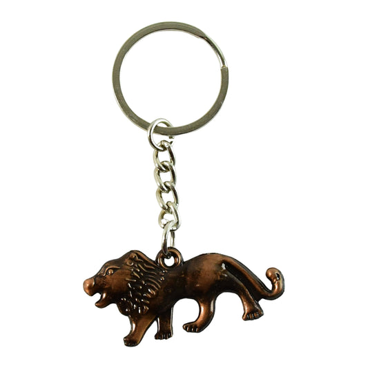 Close-up of a Wukusy lion-shaped metal keychain featuring an elegant walking lion design on a keyring.