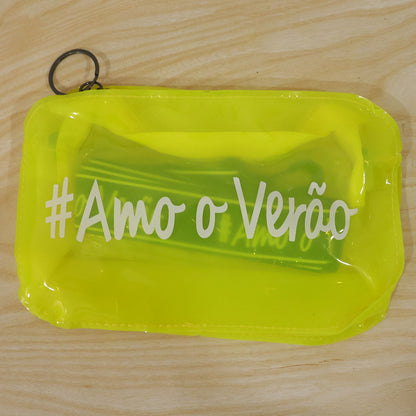 Transparent PVC crossbody bag with adjustable strap and zipper, measuring 20x11 cm, from Wukusy.