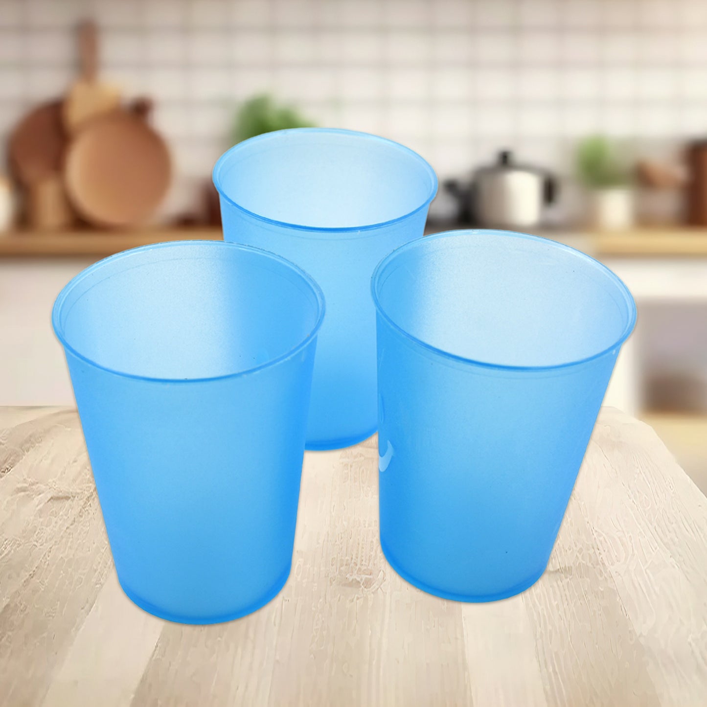 Set of three transparent Wukusy plastic tumblers, lightweight reusable glasses for water or beverages, dishwasher safe.