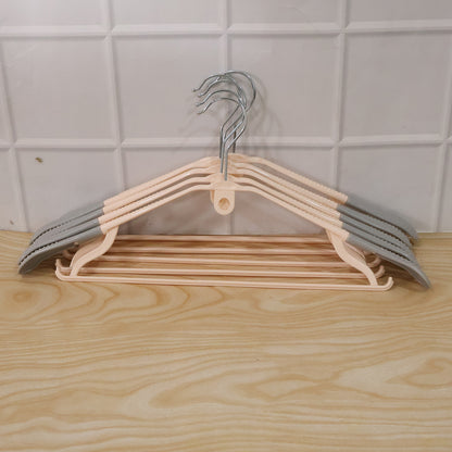 Durable Plastic Clothes Hangers Set (5 Pc Set)
