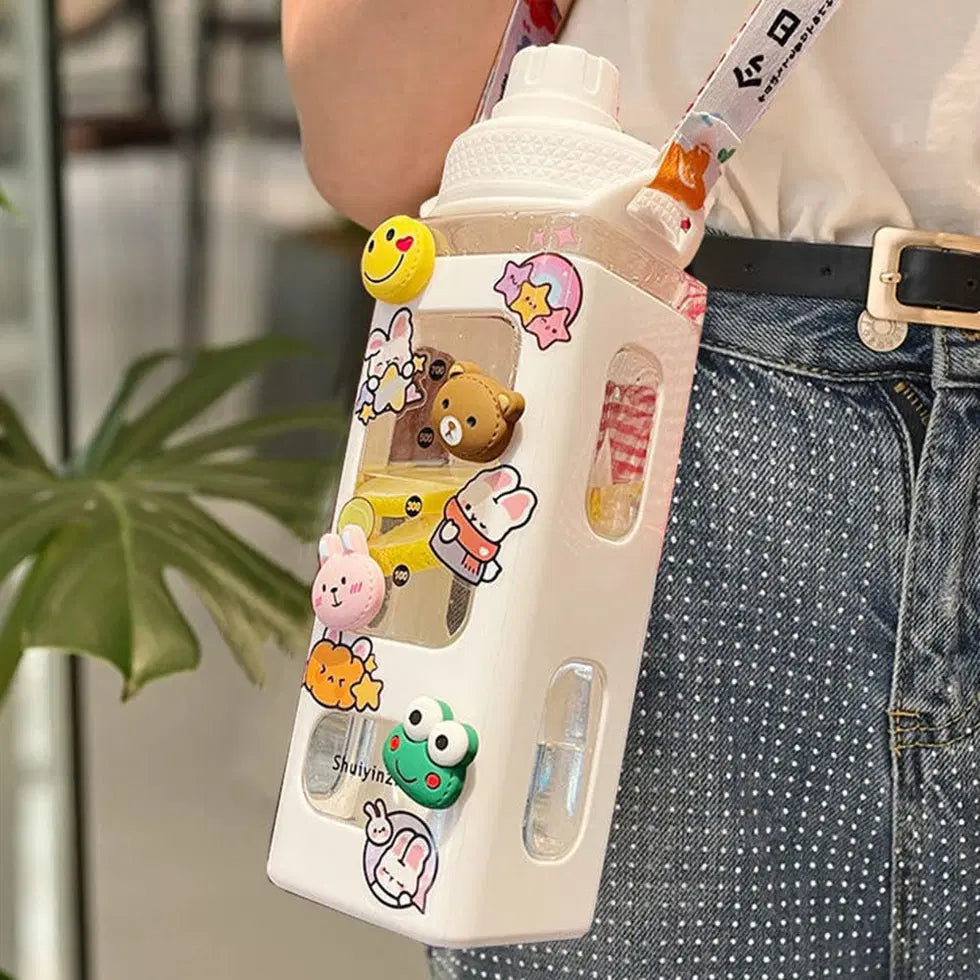 Kawaii 700 ml water bottle with lid and straw by 38011, shown upright