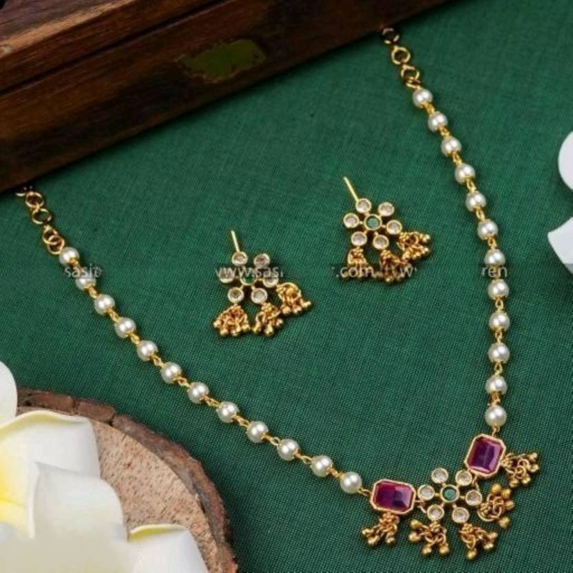 Elegant Traditional Pearl Jewellery Set
